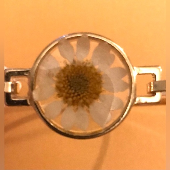 “Darling Daisy” Genuine Pressed Preserved Dried Gold Flower Floral Summer Bangle - Picture 11 of 13